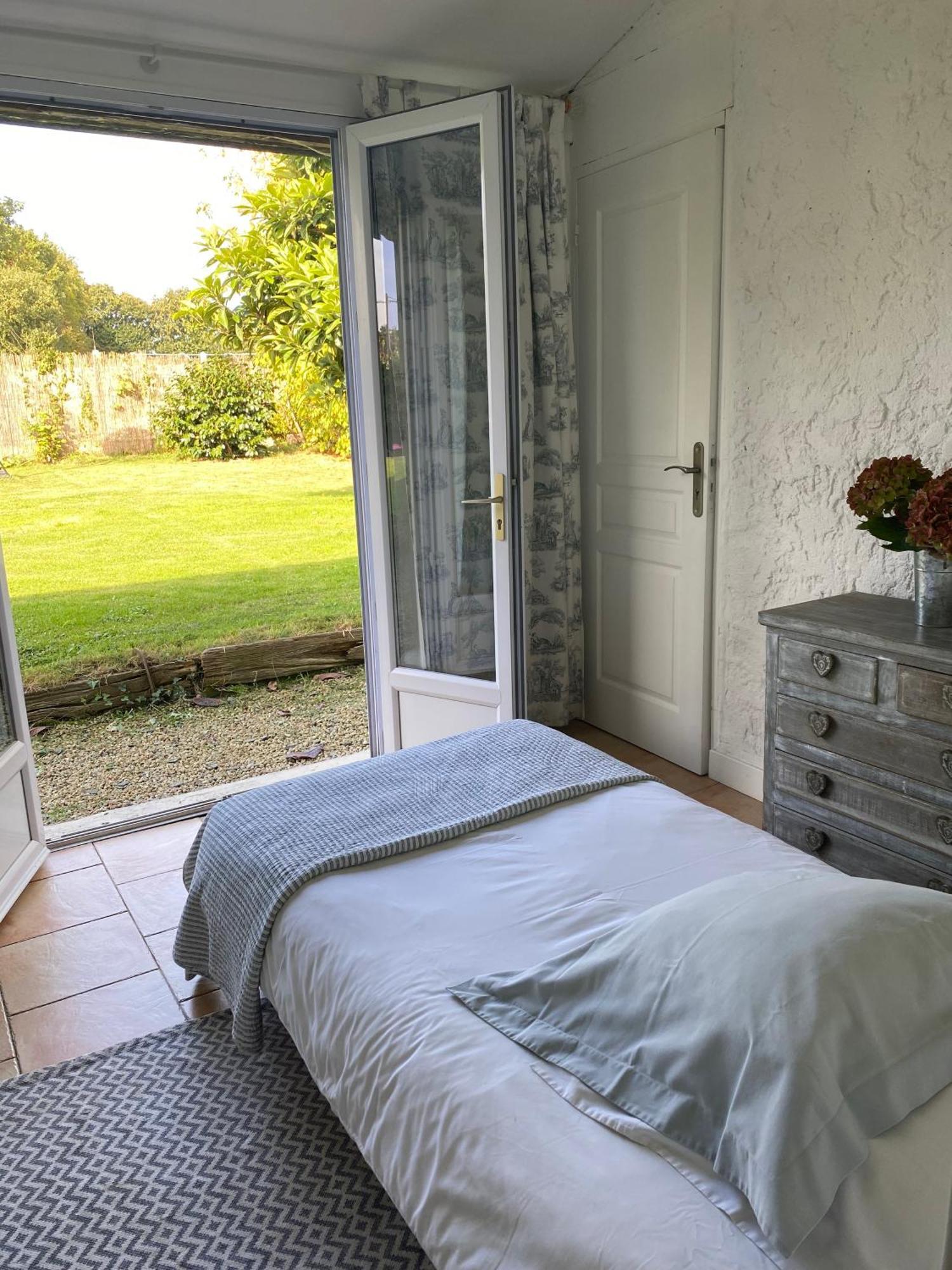 La Clef Du Four Bed & Breakfast Plesder Exterior photo